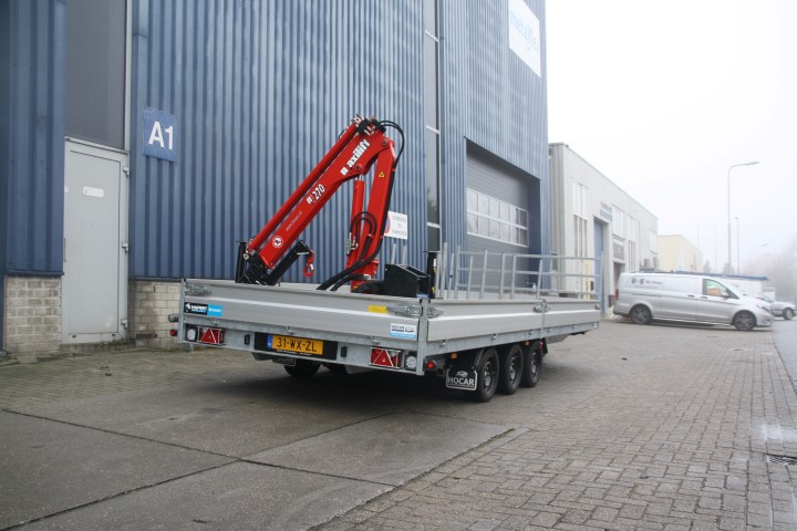 Azure H-3 met laadkraan