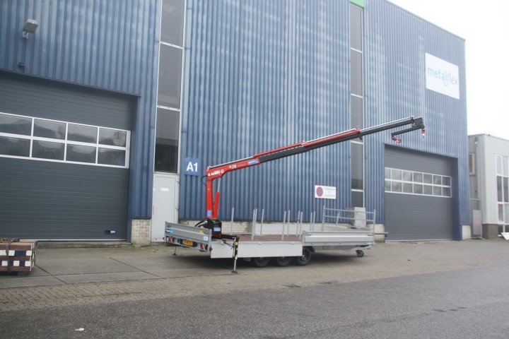 Azure H-3 met laadkraan