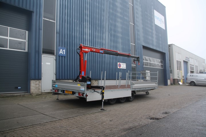 Azure H-3 met laadkraan