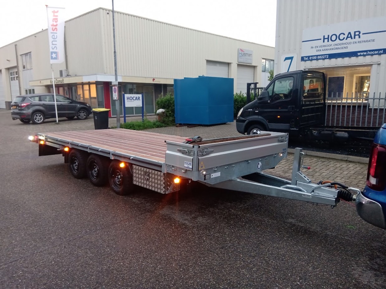 Azure H-3 met hardhouten vloer