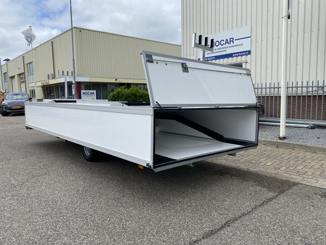 Gesloten Catamarantrailer